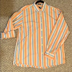 Classic fit buttoned shirt